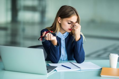 8 أسباب تجعلكم تشعرون بالإرهاق الدائم منها أنكم محاطون بناس سيئين