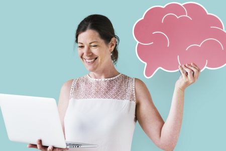 ما الذي يجعل دماغ المرأة مذهلاً بعد سن الأربعين ؟