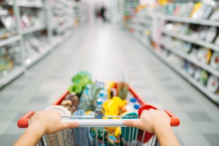 لماذا تعيق الأطعمة المصنعة قدرة البشر على التعلم وتضعف ذاكرتهم وماذا نستطيع أن نفعل حيال ذلك؟