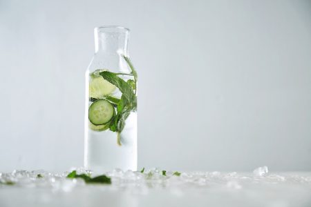 أضف الخيار فقط إلى كوب من الماء : فهو يحرق الدهون ويحمي القلب ويمنع الإصابة بالسكري…