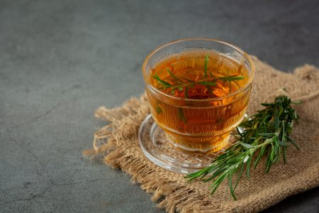 المغص المعوي والإسهال : 10 وصفات طبيعية فعّالة