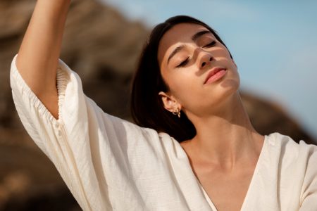 كيف نحمي بشرتنا من الأضرار الناجمة عن الشمس؟