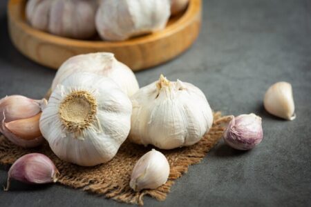 العلاج بالثوم: القاتل رقم 1 للسرطان