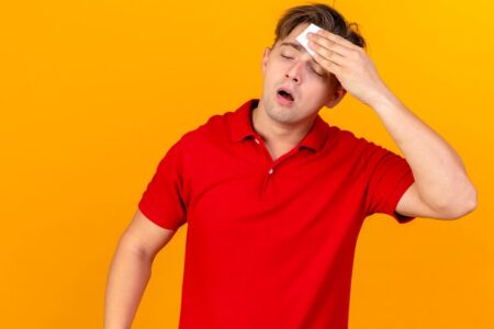 تخلصوا من التعرق الزائد تحت الإبطين بسرعة وبشكل طبيعي