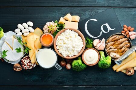 5 مأكولات تحتوي على الكالسيوم أكثر من الحليب